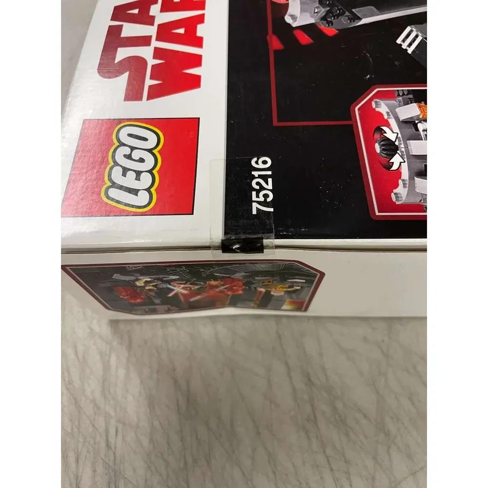 LEGO Star Wars Kylo Ren's Throne Room 75216 New Damaged Box